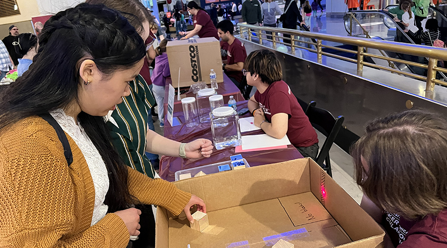 Public science demonstration at the University of Chicago Pritzker School of Molecular Engineering's yearly MSI STEM Showcase