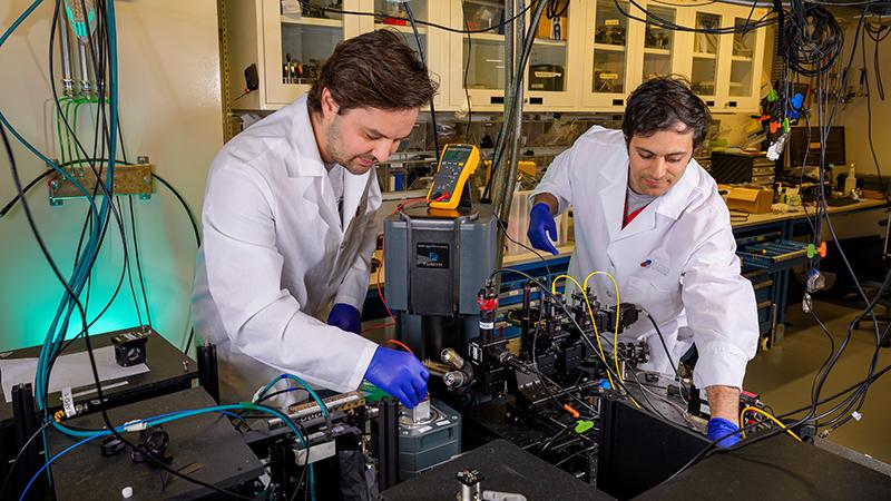 Soloway and Feder in Awschalom lab