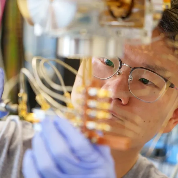 Researcher in quantum lab