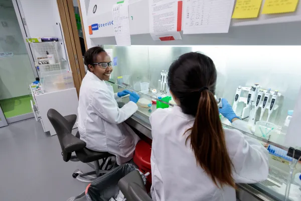 Students work in a lab