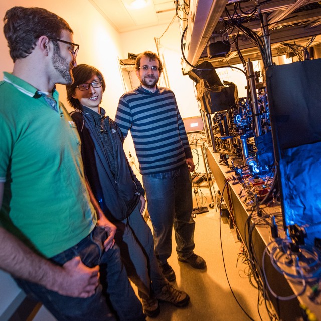 Researchers in Simon Lab