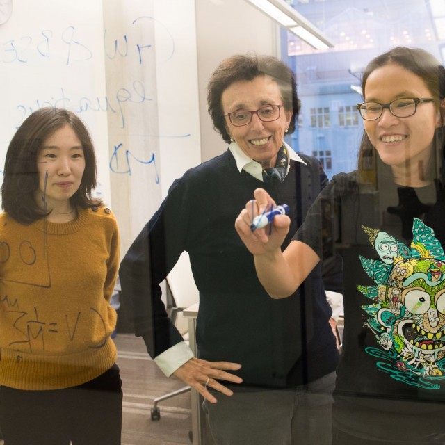 Professor Giulia Galli with graduate students.
