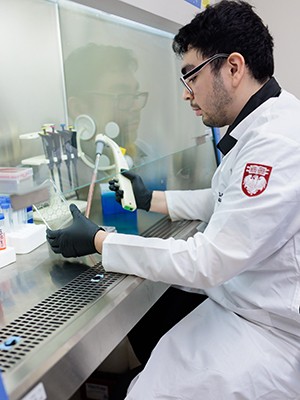 Emanuel Garza in the lab