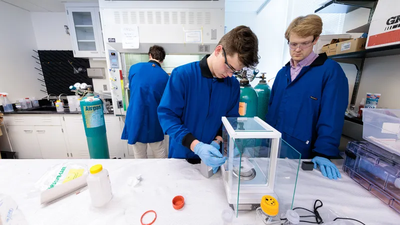 Students work in laboratory