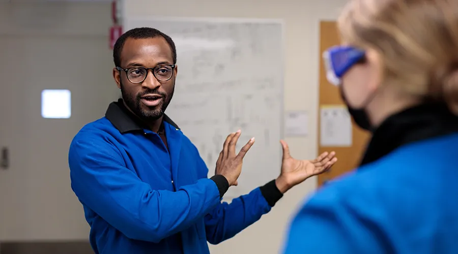 Chibueze Amanchukwu in his lab