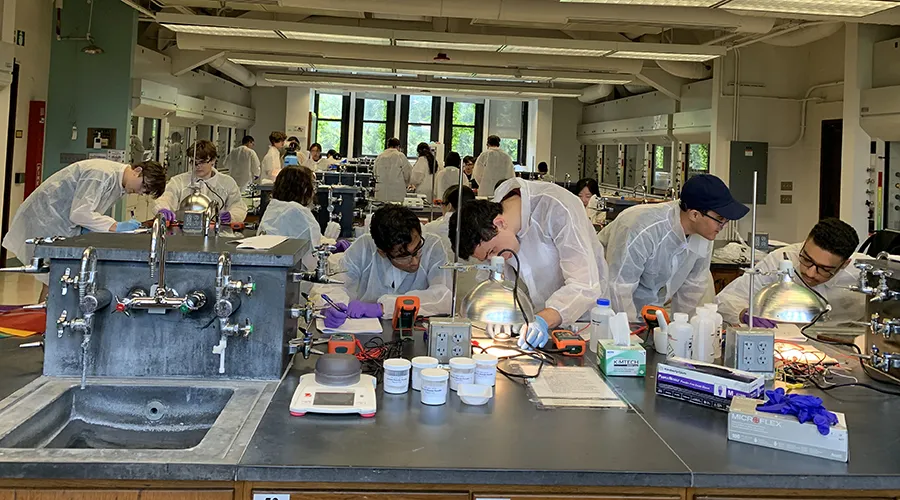 Students work in lab