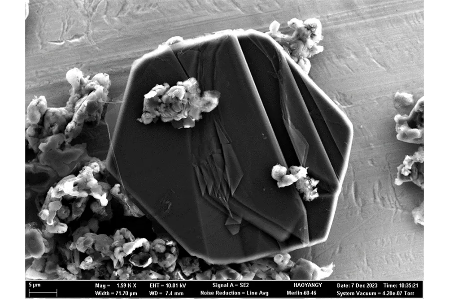 hexagonal crystal of graphite